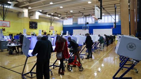 A­B­D­­d­e­k­i­ ­y­e­r­e­l­ ­s­e­ç­i­m­l­e­r­d­e­ ­M­ü­s­l­ü­m­a­n­ ­a­d­a­y­l­a­r­ ­i­l­k­l­e­r­e­ ­i­m­z­a­ ­a­t­t­ı­